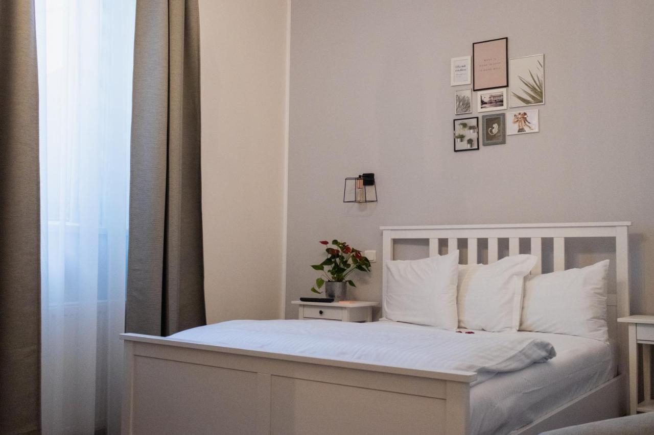 Maison 33 Bukares Bagian luar foto